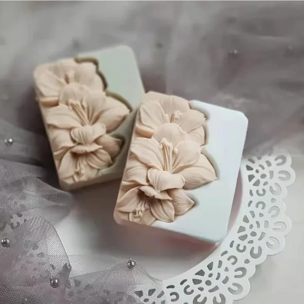 Soap Making Kits: Pretty Flower Silicone Mol - Image 4
