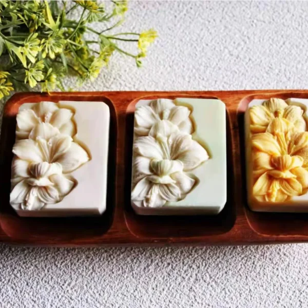 Soap Making Kits: Pretty Flower Silicone Mol - Image 3