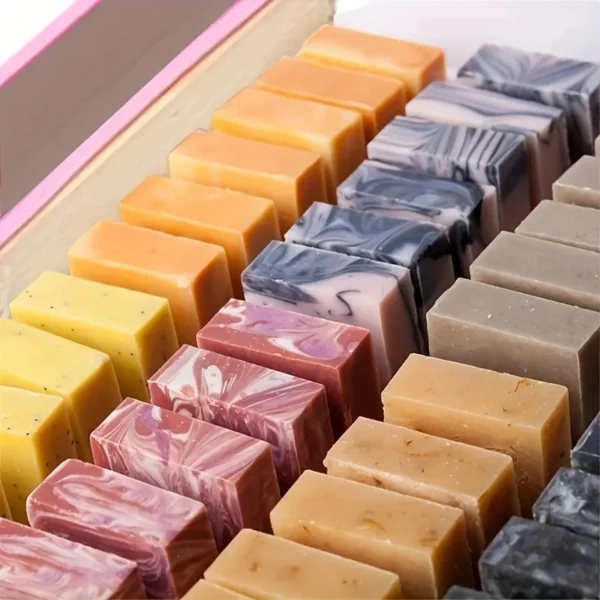 Soap Making Kits: 1.2L Silicone Mold with Scraper - Image 3