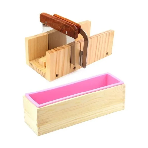 Soap Making Kits: 1.2L Silicone Mold with Scraper
